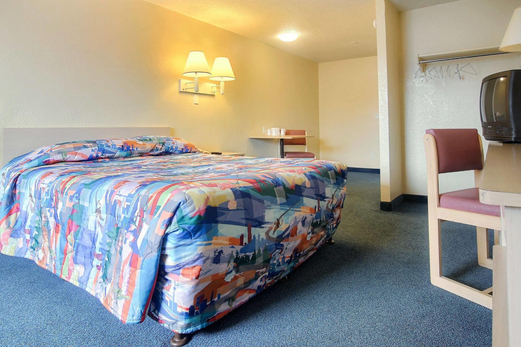 Motel 6 Palm Bay Bagian luar foto