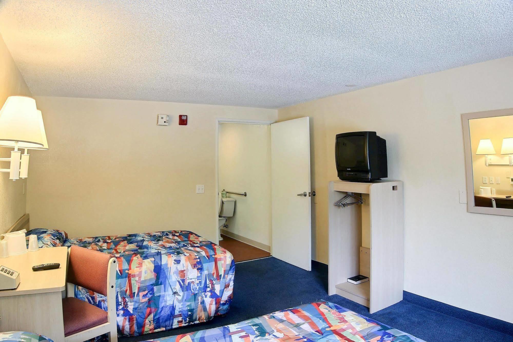 Motel 6 Palm Bay Bagian luar foto